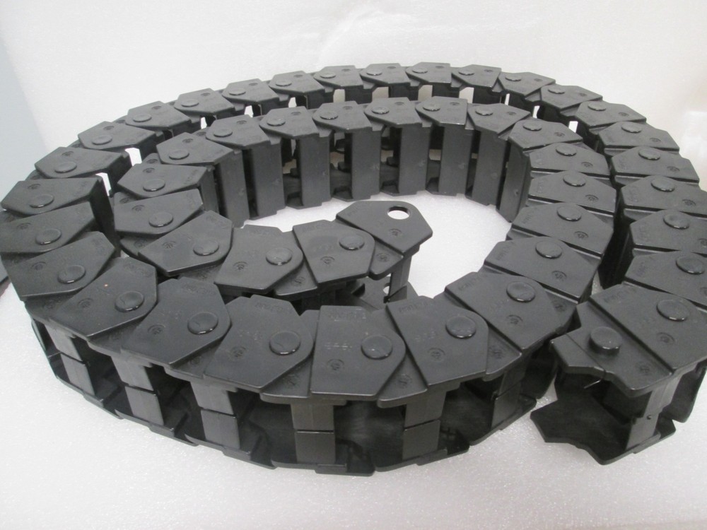 Igus, E16.3.060 (47 Pieces) Energy Chain System, Used