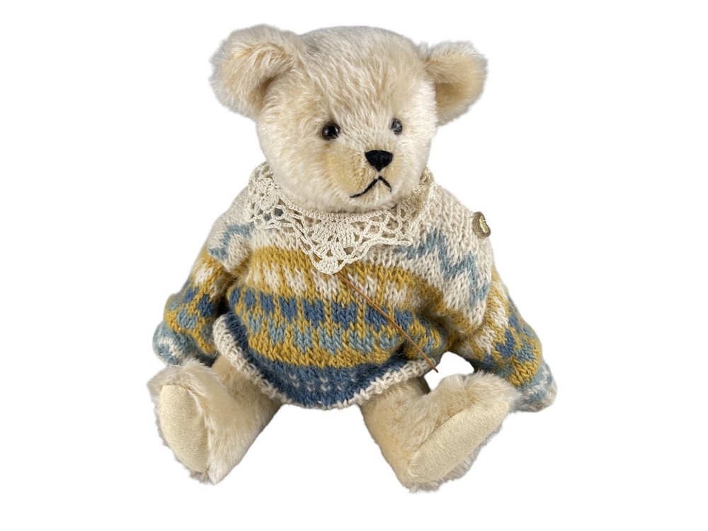 Artist Bear Teddy Bear 29cm. Excellent condition.