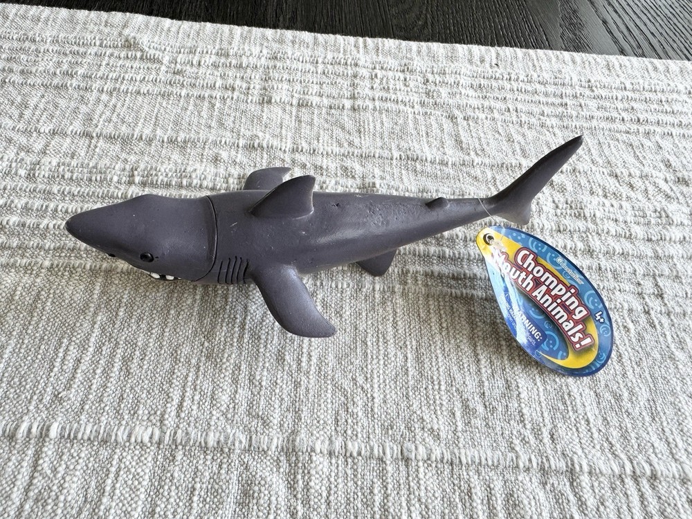 Shark Chomping Mouth Dinosaur Toy Figurine NEW