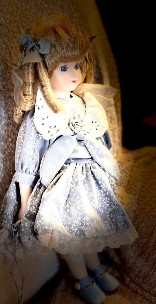 ACTIVE HAUNTED DOLL SPIRIT SYNTHIA