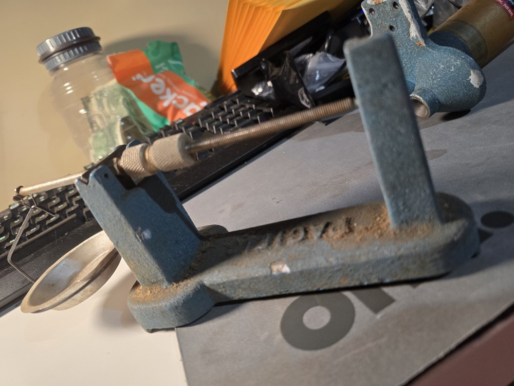 VINTAGE PACIFIC RELOADING POWDER MEASURE Scale