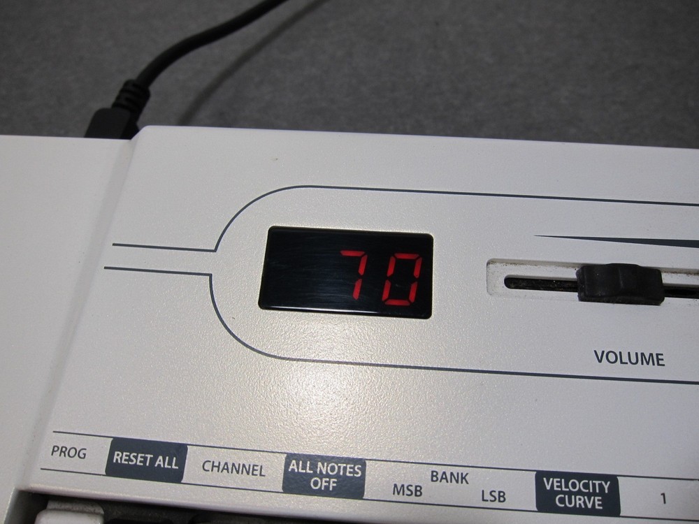 Samson Carbon 49 USB Midi Controller Keyboard - TESTED