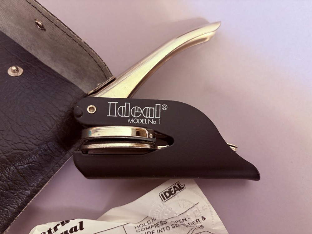 Ideal Model 1 Handheld Embossing Seal Press w Pouch Replaceable Die