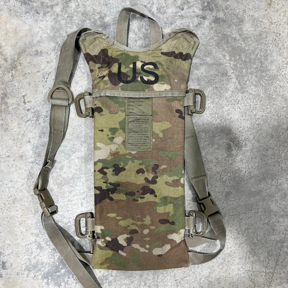 US Military MOLLE II Hydration Carrier - Multicam Pattern