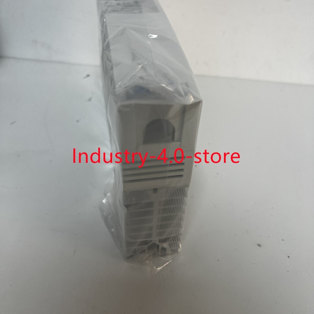 New LENZE Inverter  Drive  EM9352-E