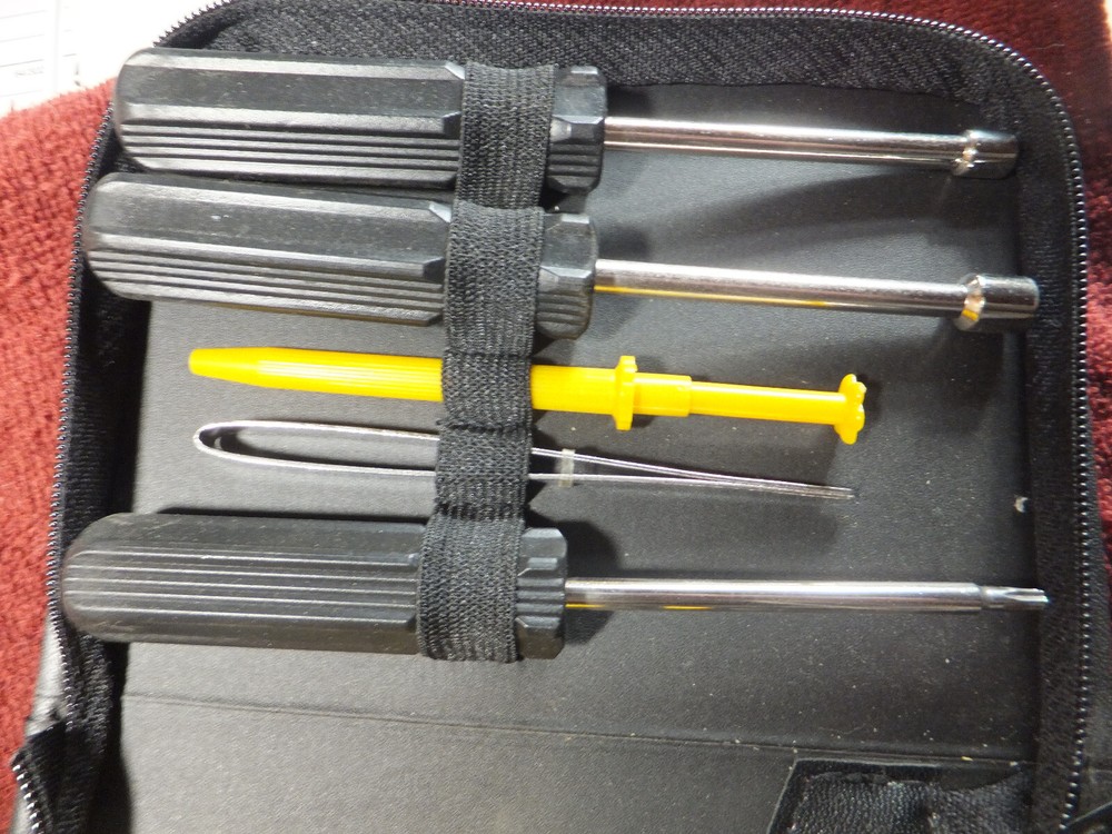 Belkin 10 Piece Electronics / Computer Tool Kit W/Case, IC Install Removal Tool