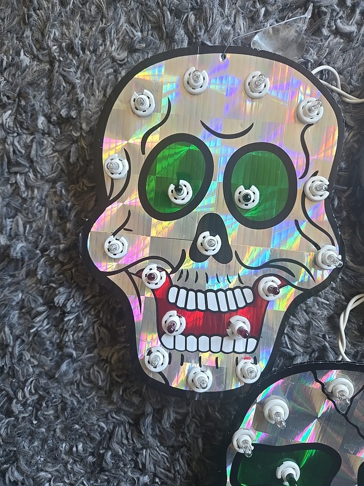Halloween String Up Lighted Skulls Decoration Working