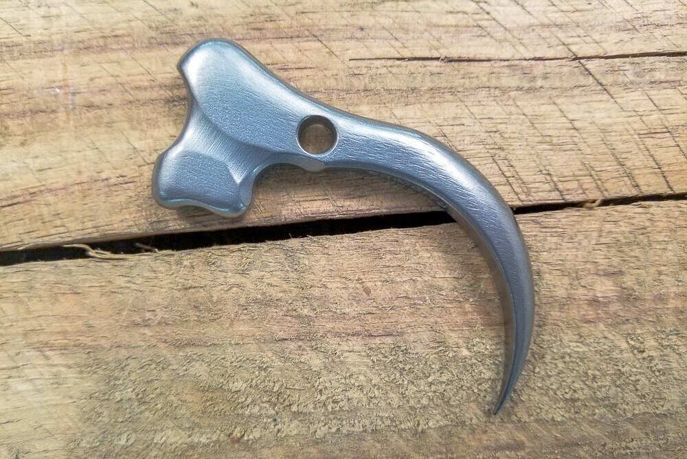 Raidops: Hawk Talon Titanium Pendant