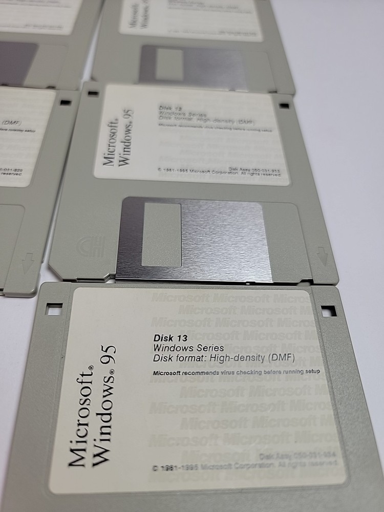 Microsoft Windows 95 Upgrade 1- 13 Floppy disk Untested