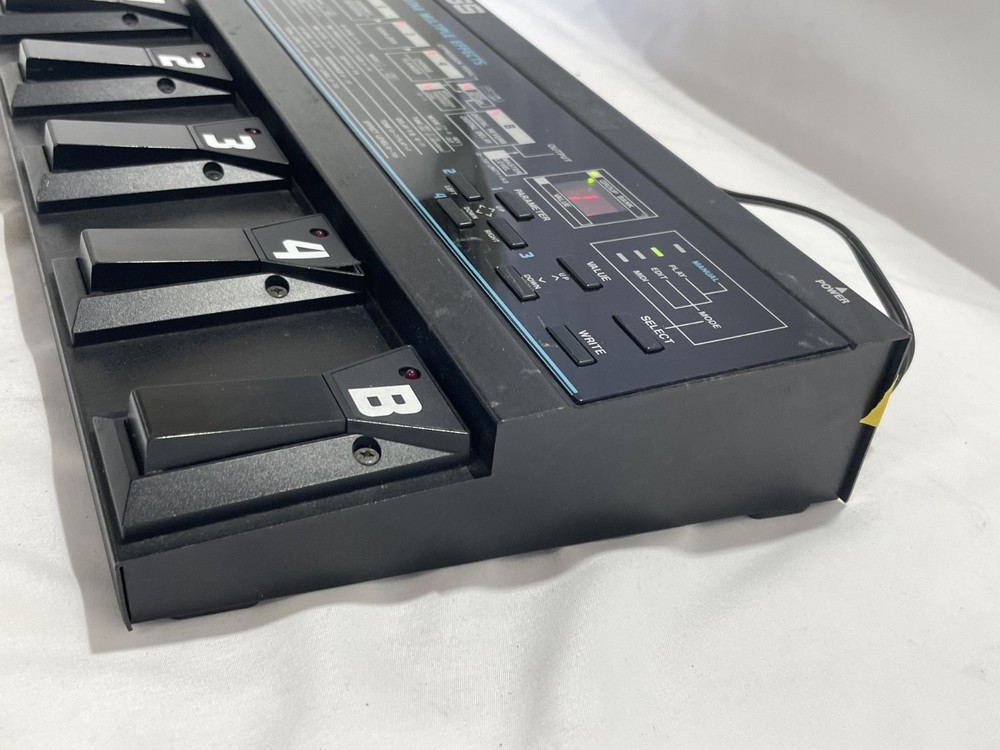 BOSS ME-5 Guitar Multi Effects processor Pedal Working AC100V