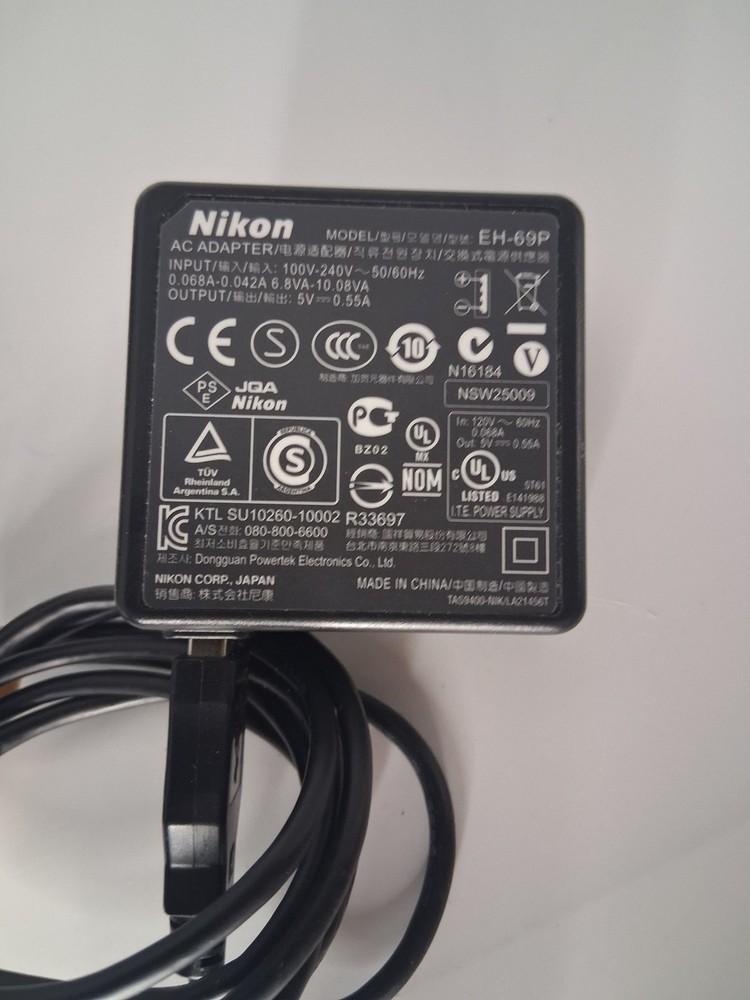 Nikon Coolpix Compact Touchscreen Digital Camera S3500 20MP (TESTED WORKS)