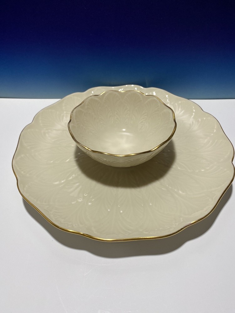 Lenox  Deep Dish! Large 10”in wide