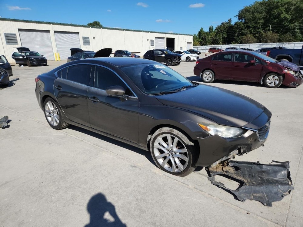 6 2017 Glove Box 4941200
