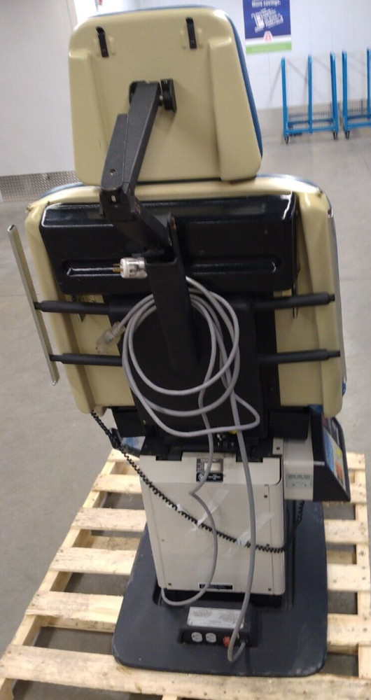 Midmark Power Procedure Table Model 411 with side controller
