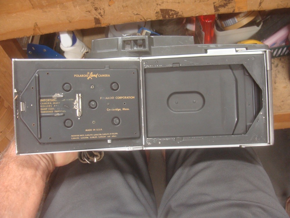 VINTAGE POLAROID LAND CAMERA MODEL 150 ORIGINAL CARRYING CASE/ EXTRAS -UNTESTED