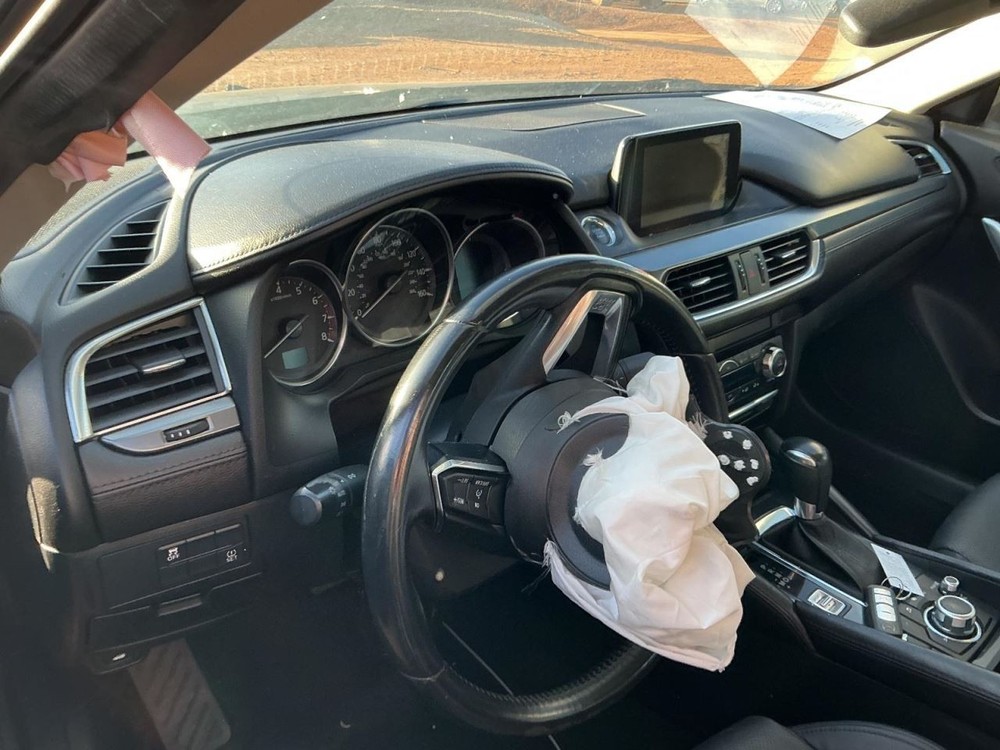 6 2017 Glove Box 4941200