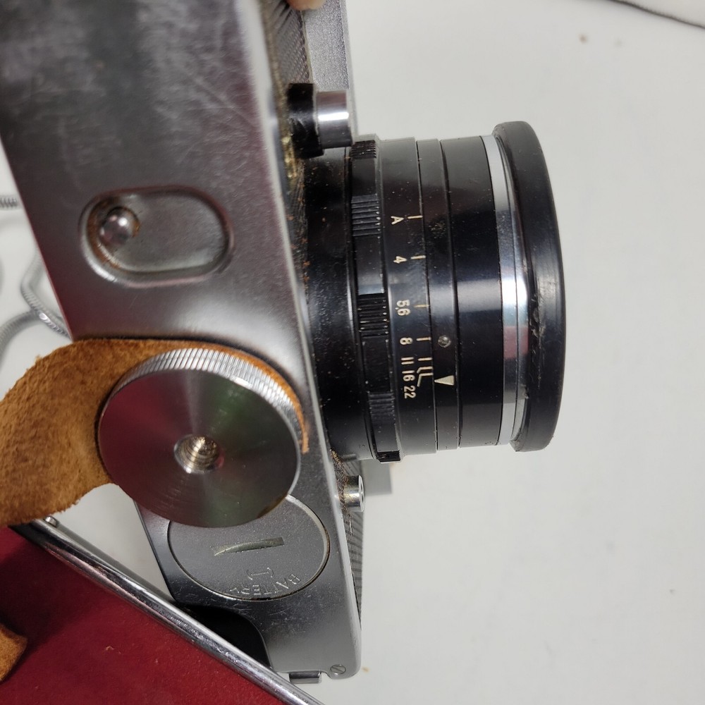 Camera YASHICA Flash-O-Set 35mm Vintage Camera With Case. Untested