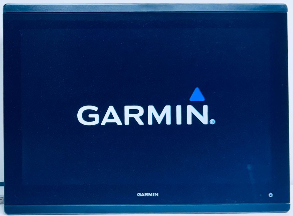 Garmin GPSMAP 8617 Premium Full HD Touchscreen Chartplotter Display