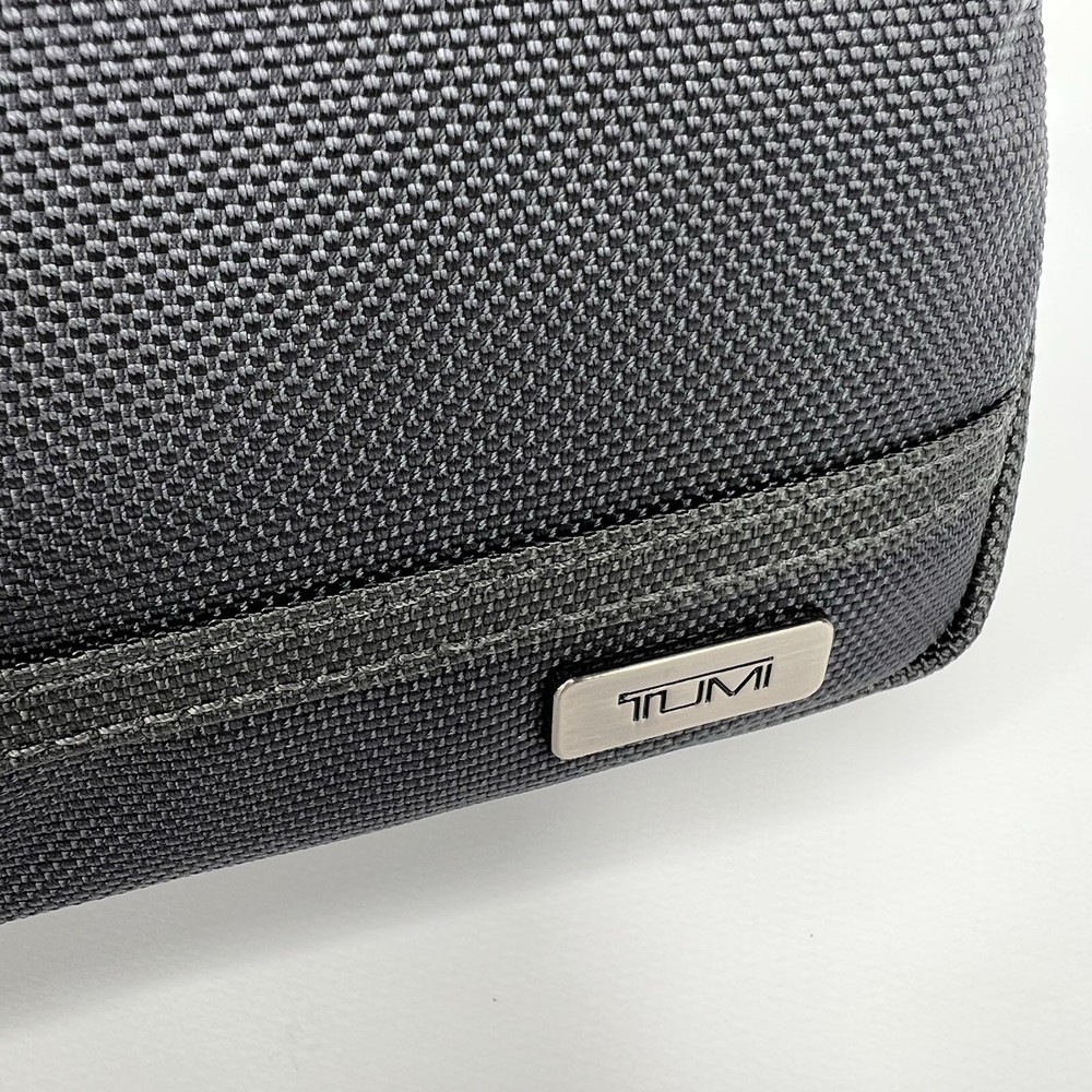 TUMI Travel Kit Medium Accessory Pouch Seal Grey