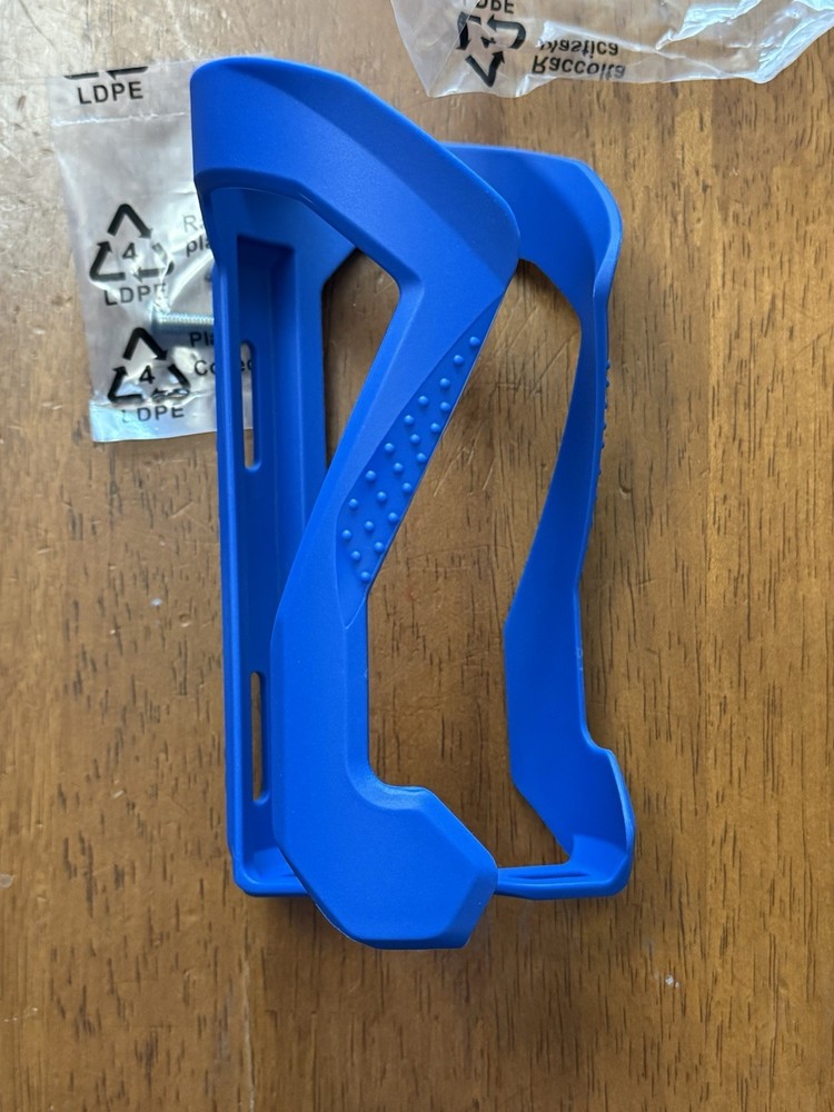 PRO Bike Tool Lightweight Blue Water Bottle Cage