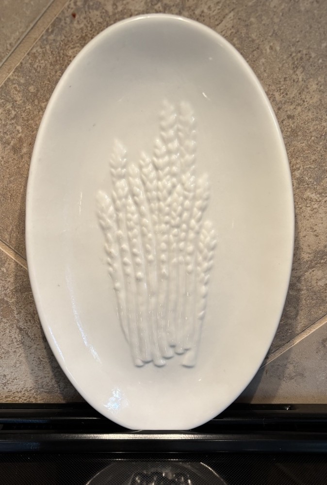 Crate & Barrel 3D Oval Asparagus Serving Platter Dish White 12”