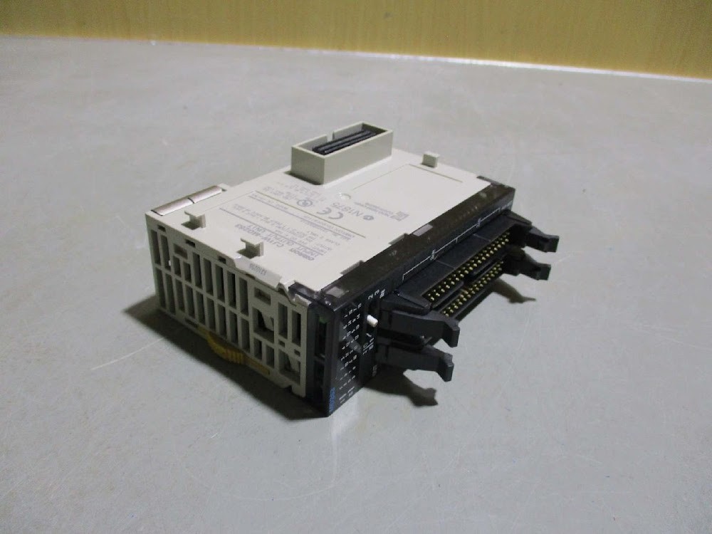 OMRON CJ1W-MD263 PLC Mixed I/O Module (2 Units) USED