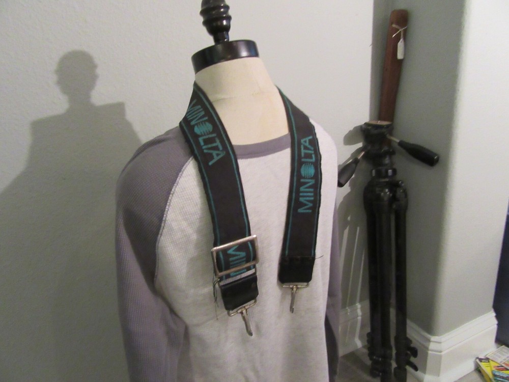 Good  Used Minolta  Camera Strap Looks Nice  Some  Stitching Has Pulled