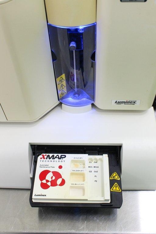 Invitrogen Luminex 100/200 System Includes Computer Software (3372922)