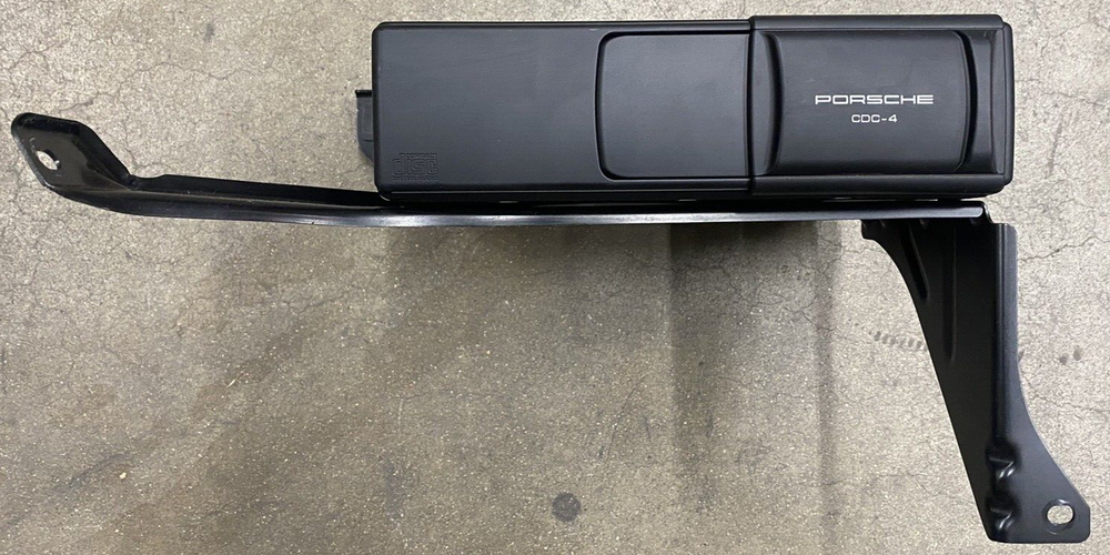 6CD Changer Complete With Bracket For 1998-2010 Porsche 911 Cayenne Cayman