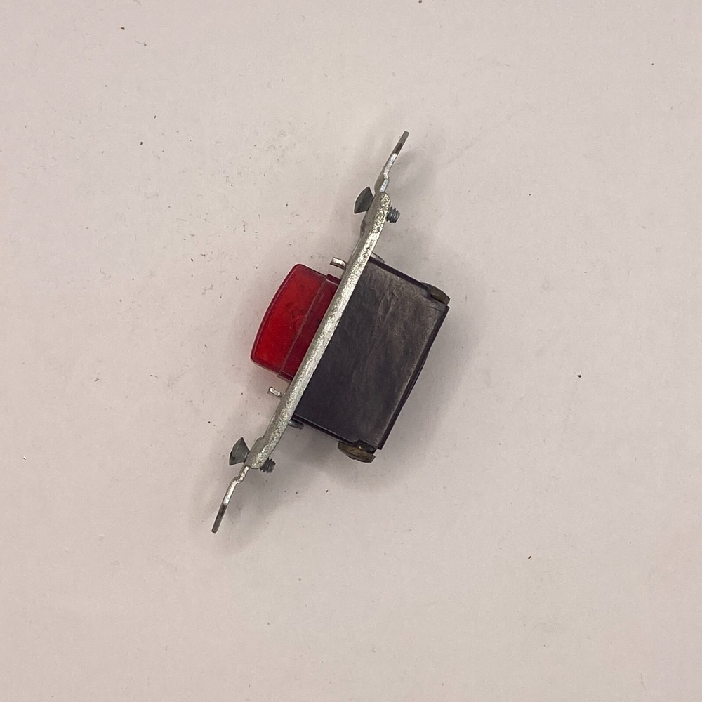 TOGGLE SWITCH 1/25W 220/277 RED BUTTON USA🔔