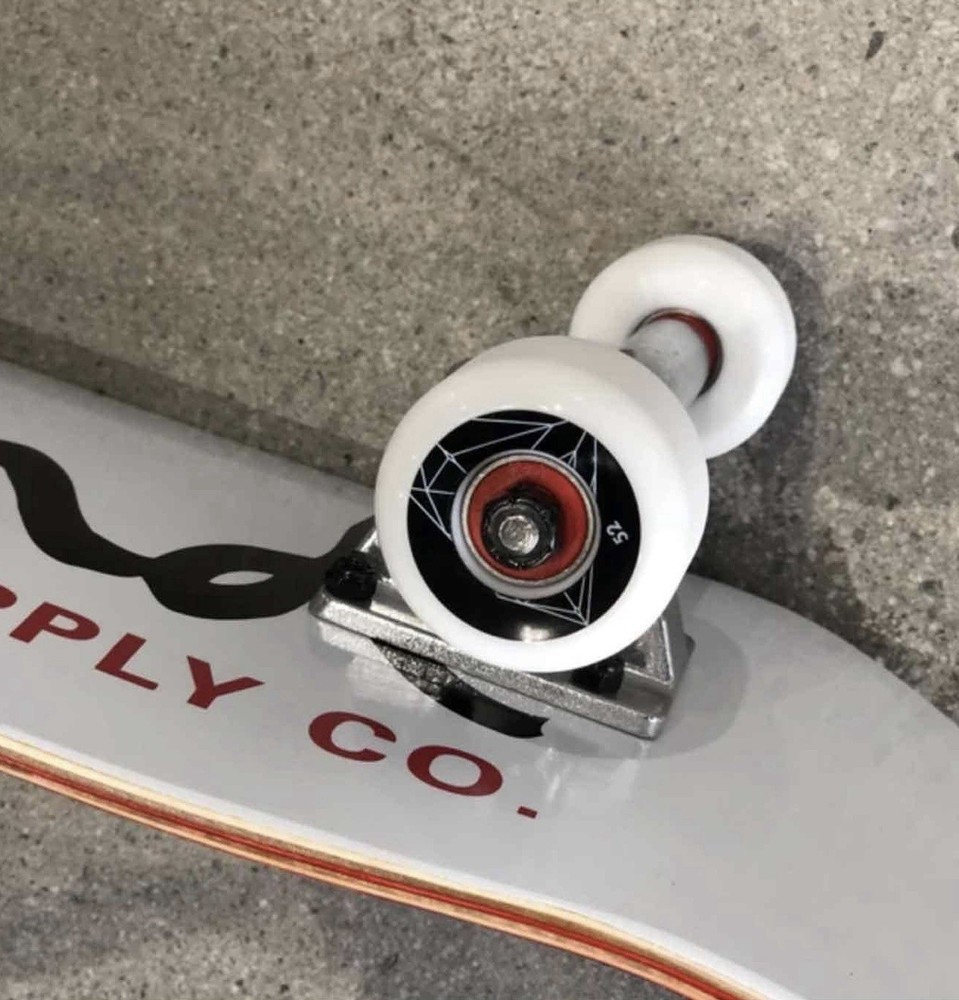 DIAMOND SUPPLY Script Complete Skateboard Deck - 8.25 NEW