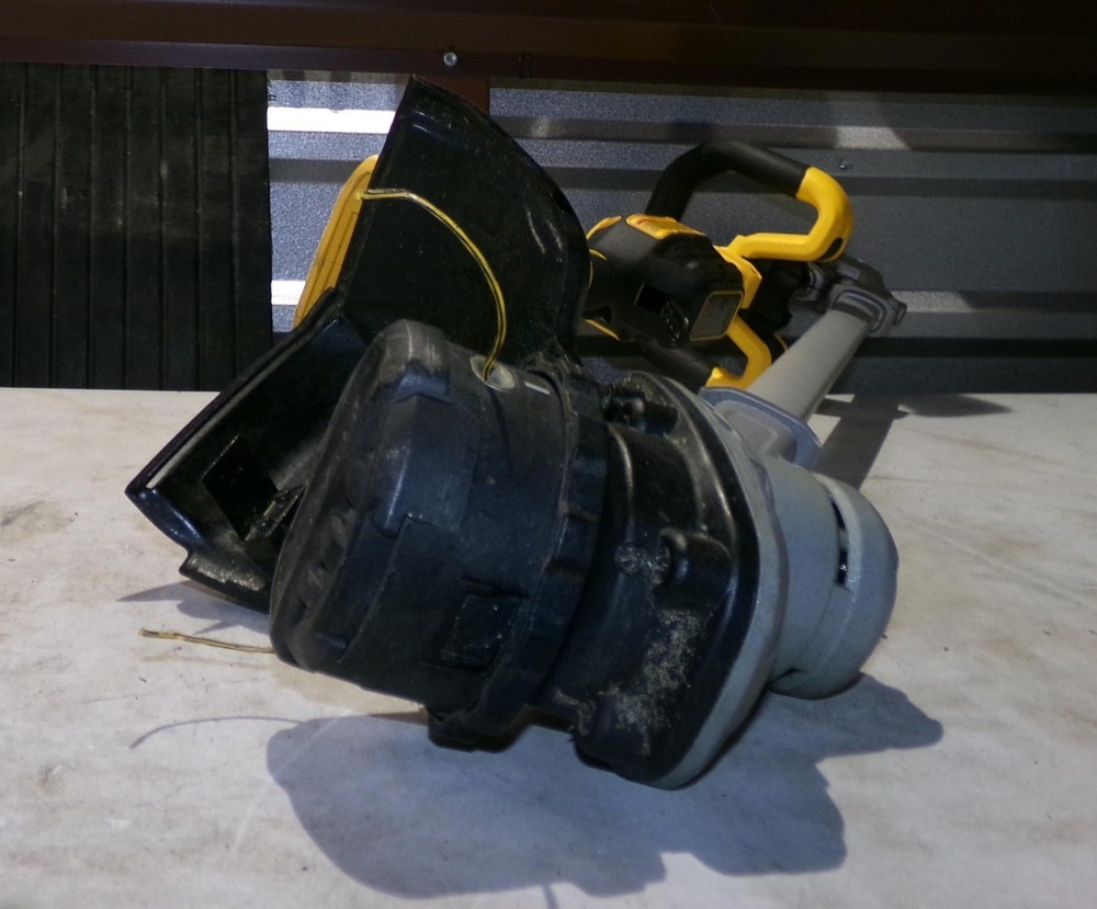 DEWALT DCST922 20V MAX 14 inch Cordless Folding String Trimmer - Tool Only