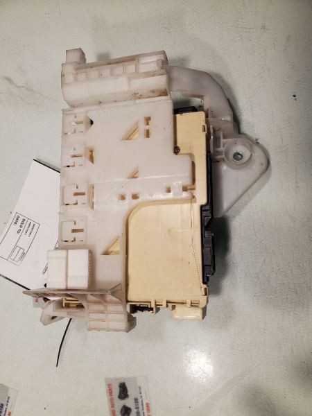 CAMRY 2019 Fuse Box Cabin 40420