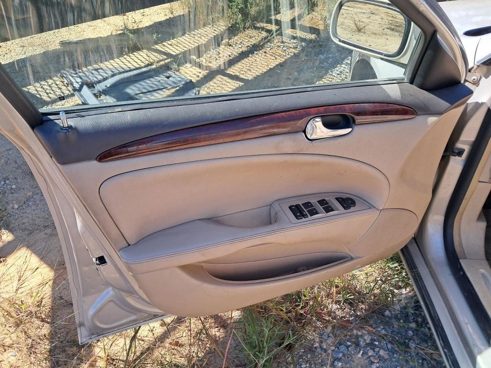 LUCERNE 2007 Glove Box 4812714