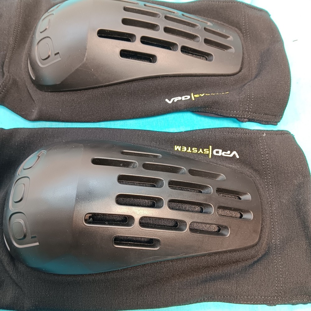 POC VPD System Lite Knee Guards (Uranium Black) Size small Damaged Box