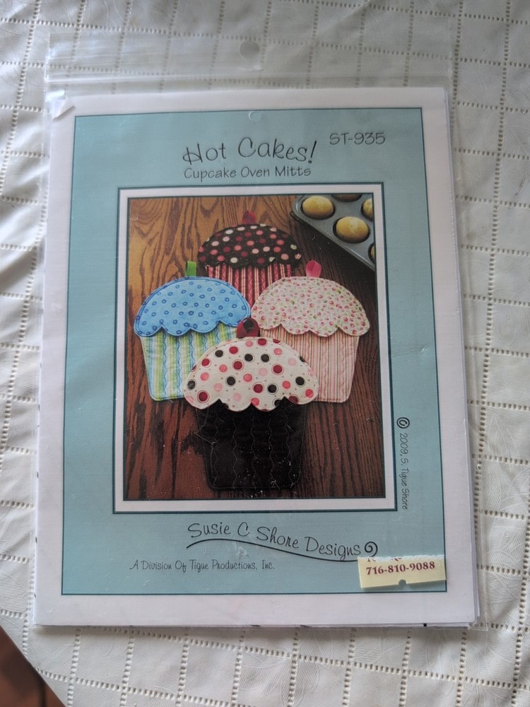 2009 Tigue Hotcakes! Cupcake Oven Mitt Pattern