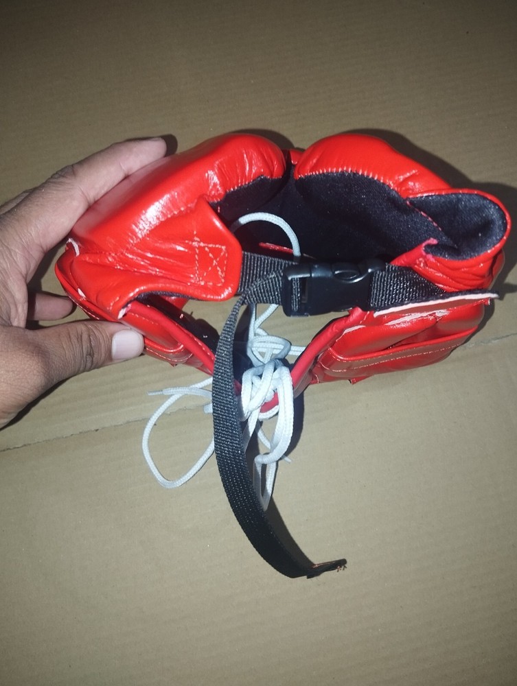 Winning FG-2900 Boxing Headgear - Red, Size L