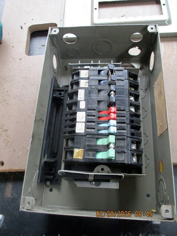 Zinsco Magnetrip Electrical Panel With Breakers
