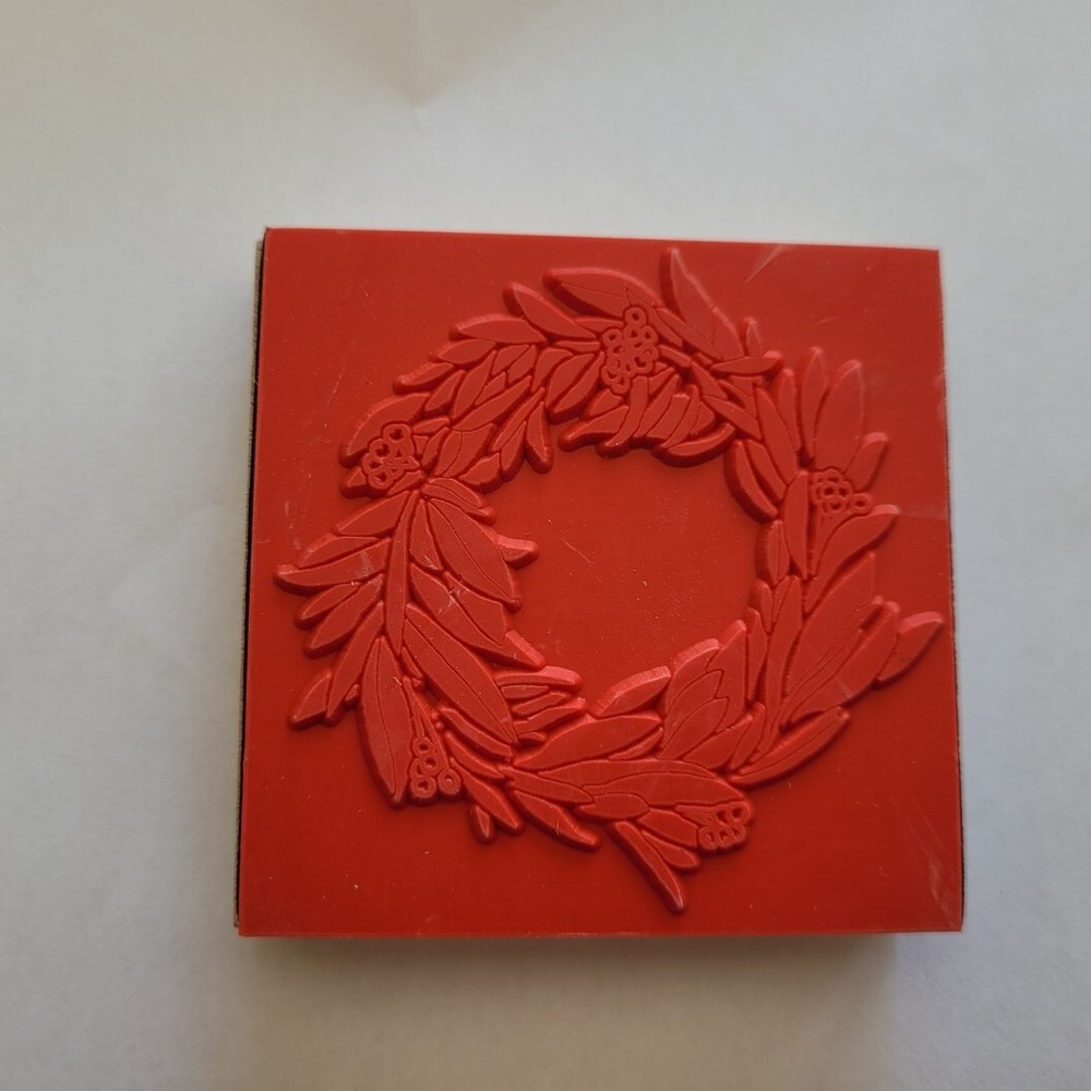 Wreath with Berries Mounted Rubber Stamp