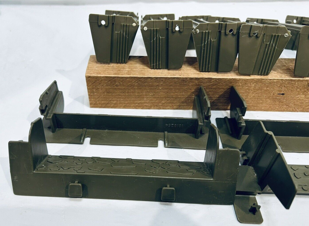 30 Pieces of Green Stomper Track