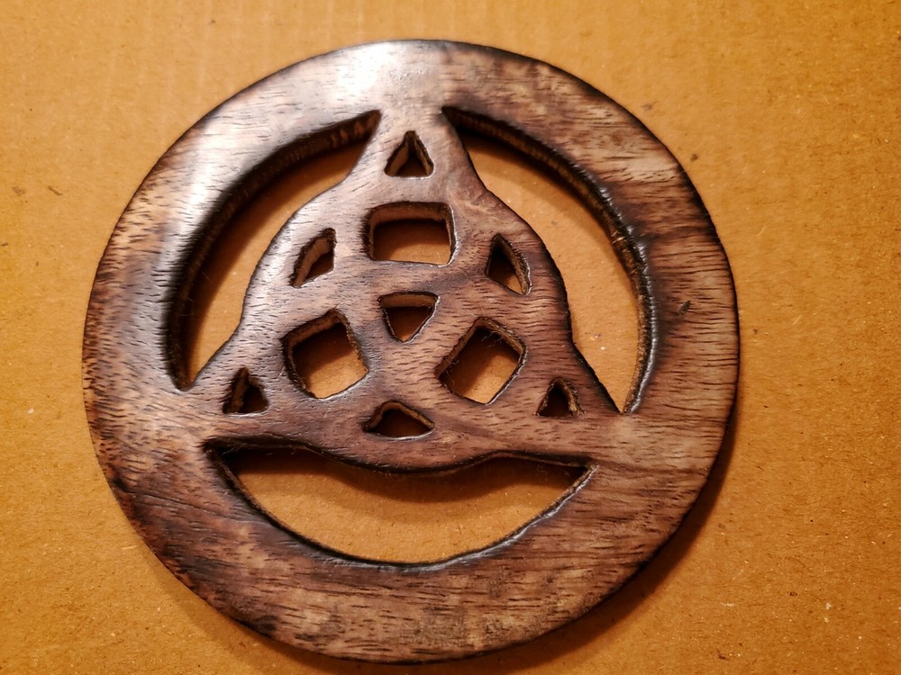 Triquetra Altar Tile 4"