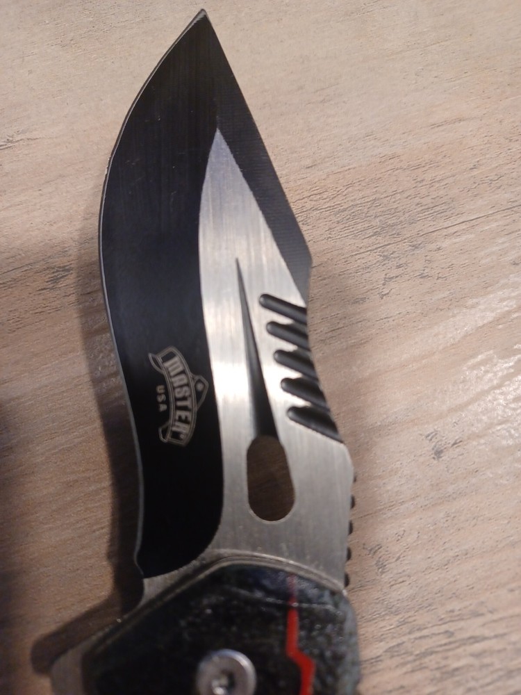 Master Knife With Skull. Very Nice And Sharp Knife