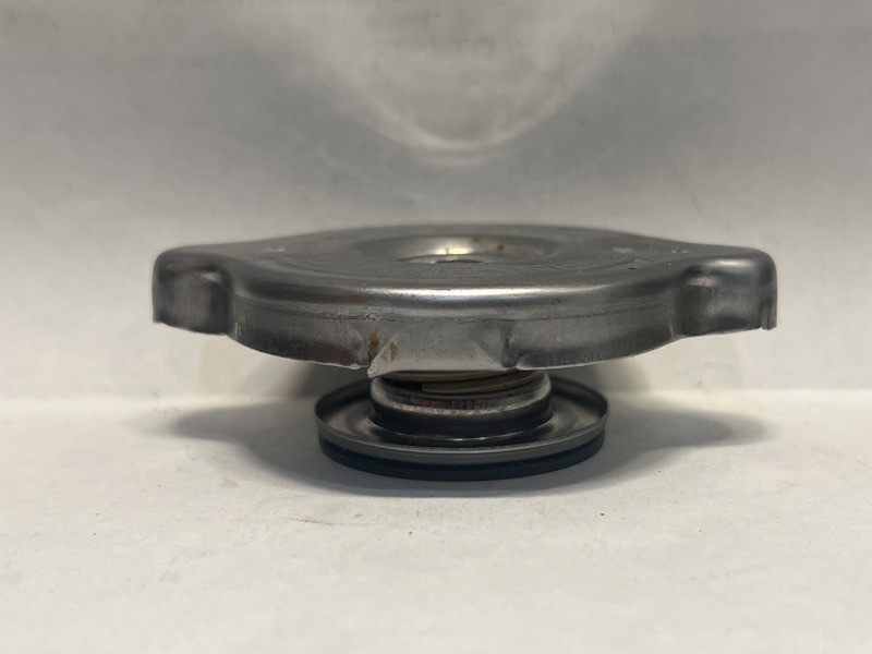 2018 Freightliner MT55 Coolant Cap 0517223003 (789-10087)