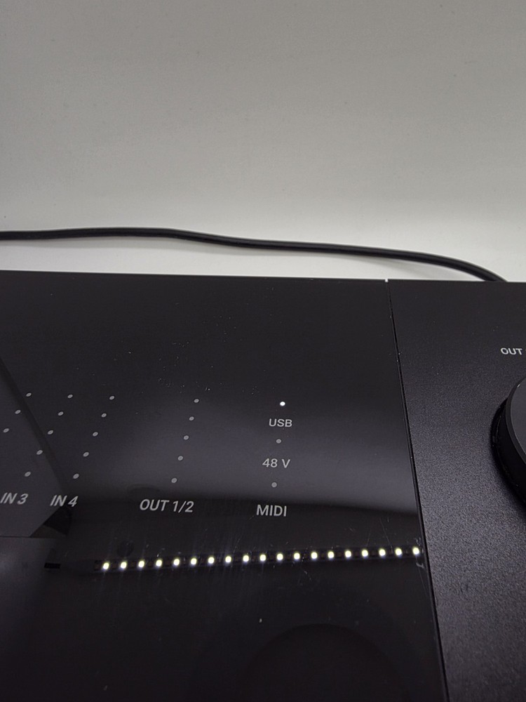 Native Instruments Komplete Audio 6 MK2 Interface With USB A Cable TESTED