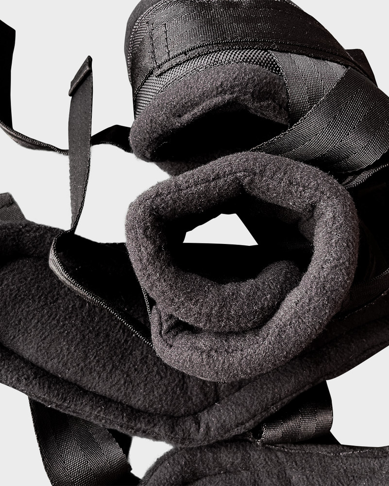 Leg Cuffs Rule / Heels for Alpha Gravity