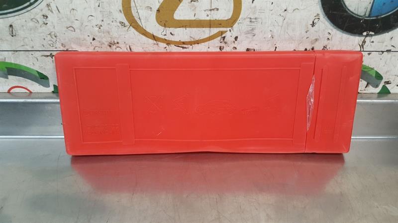 AUDI A6 AVANT C7 FACELIFT 2015-2018 WARNING TRIANGLE ACCESSORY