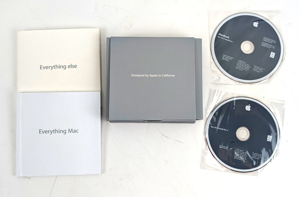 IMac OS X & Application Install DVD Leopard OS Version 10.5.2 Decals And Book