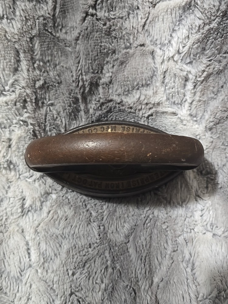Antique Removable Handle Sad Iron