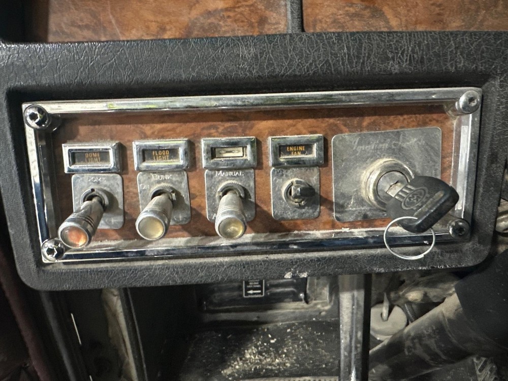 1987-2001 Kenworth T800 IGNITION Dash Panel - Used