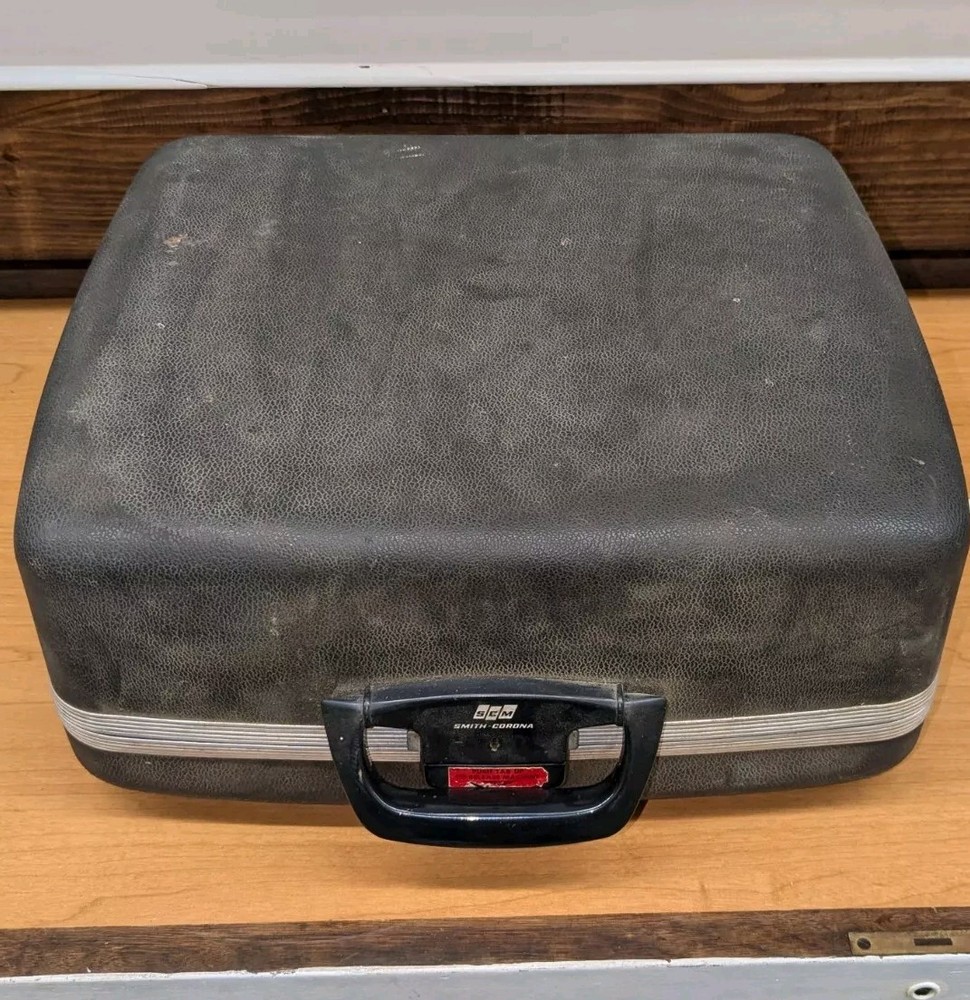 Smith Corona Electra 110 Electric Typewriter w/Case *Flaws* Read Description